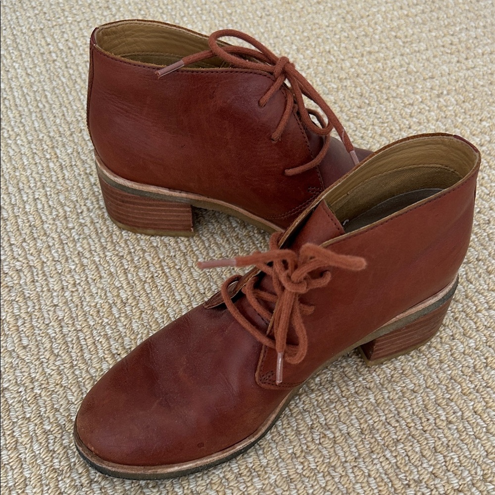 Clarks Women's Lace-Up Leather Boots - Rich Brown